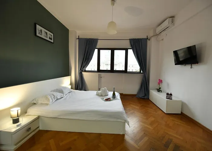 Great View, 2 Bdr Ap In Center Very Close To Old Town *